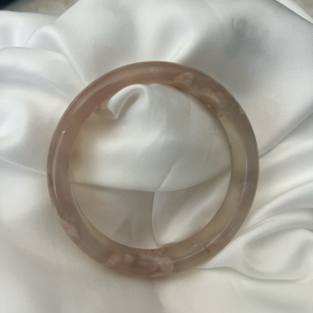 // 55.9mm Natural Flower Agate Bangle - New/Unworn